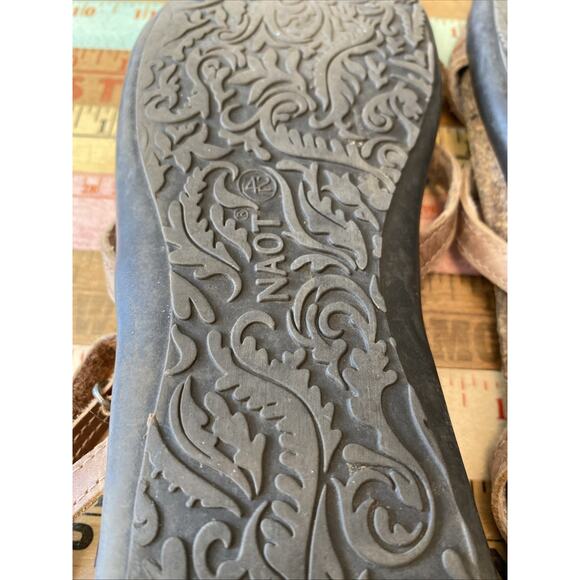 Naot Dorith Sandals Womens Sz 11 EU 42 Strappy Latte Brown Leather Classic - Picture 9 of 10